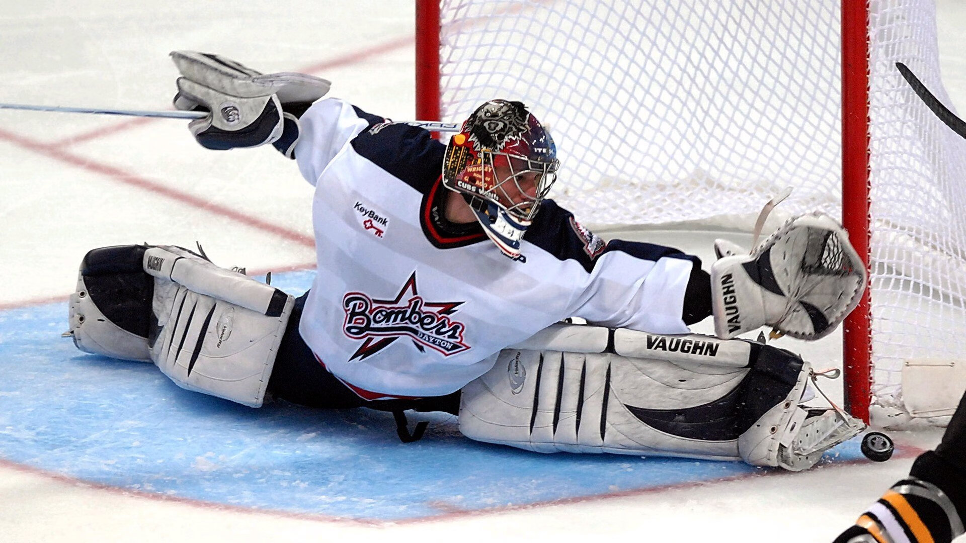 当碾压成为风景，当火焰成为证据，那一夜，属于德国战车与黄鸭的唯一